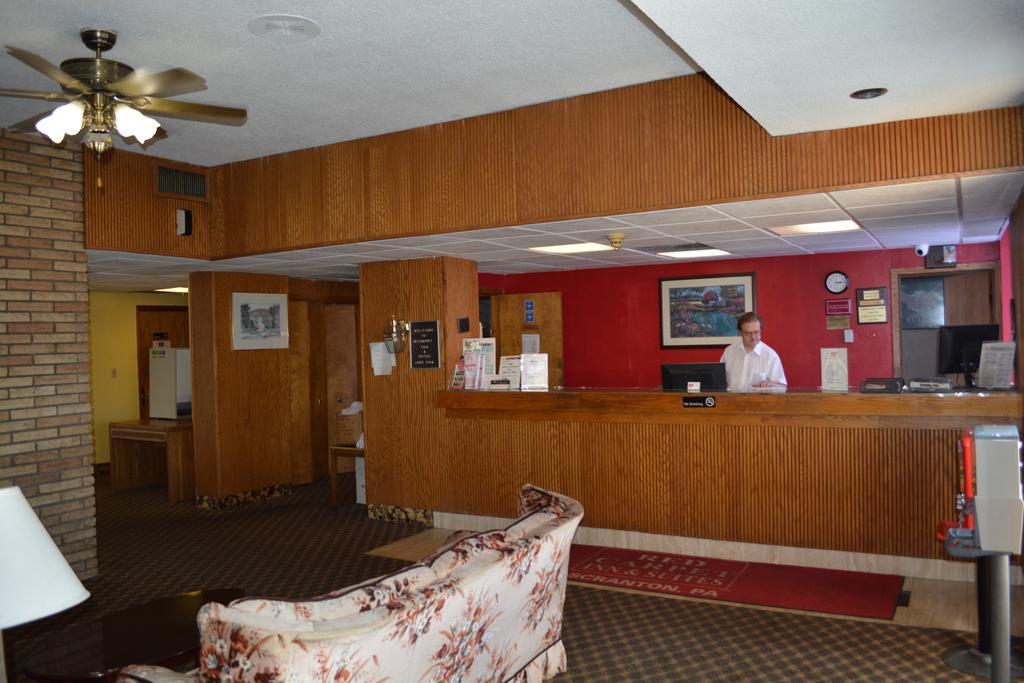 Red Carpet Inn And Suites Scranton Eksteriør billede