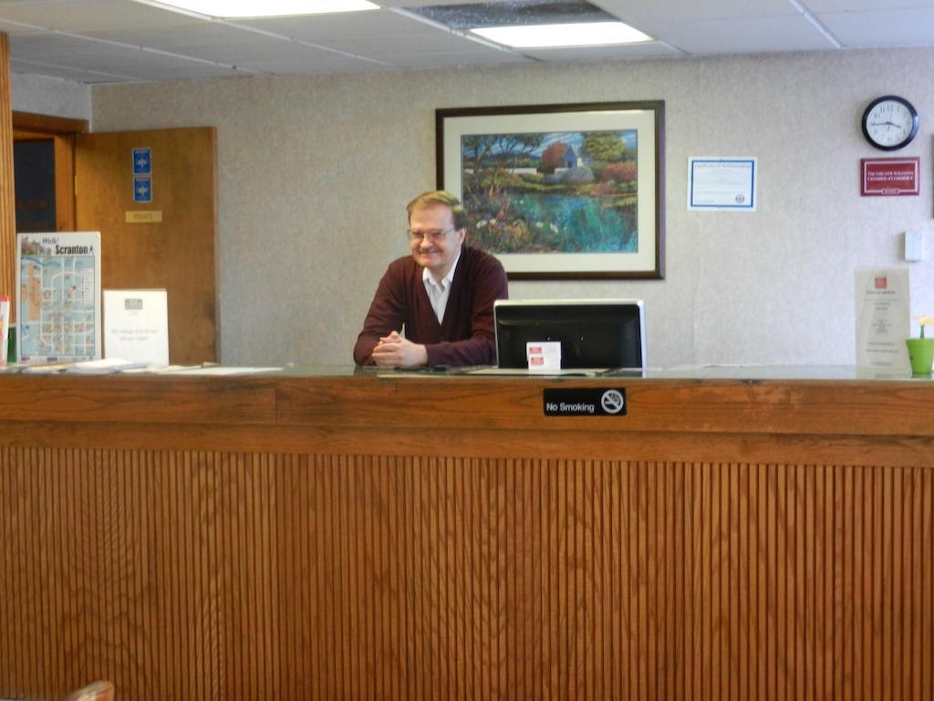 Red Carpet Inn And Suites Scranton Eksteriør billede
